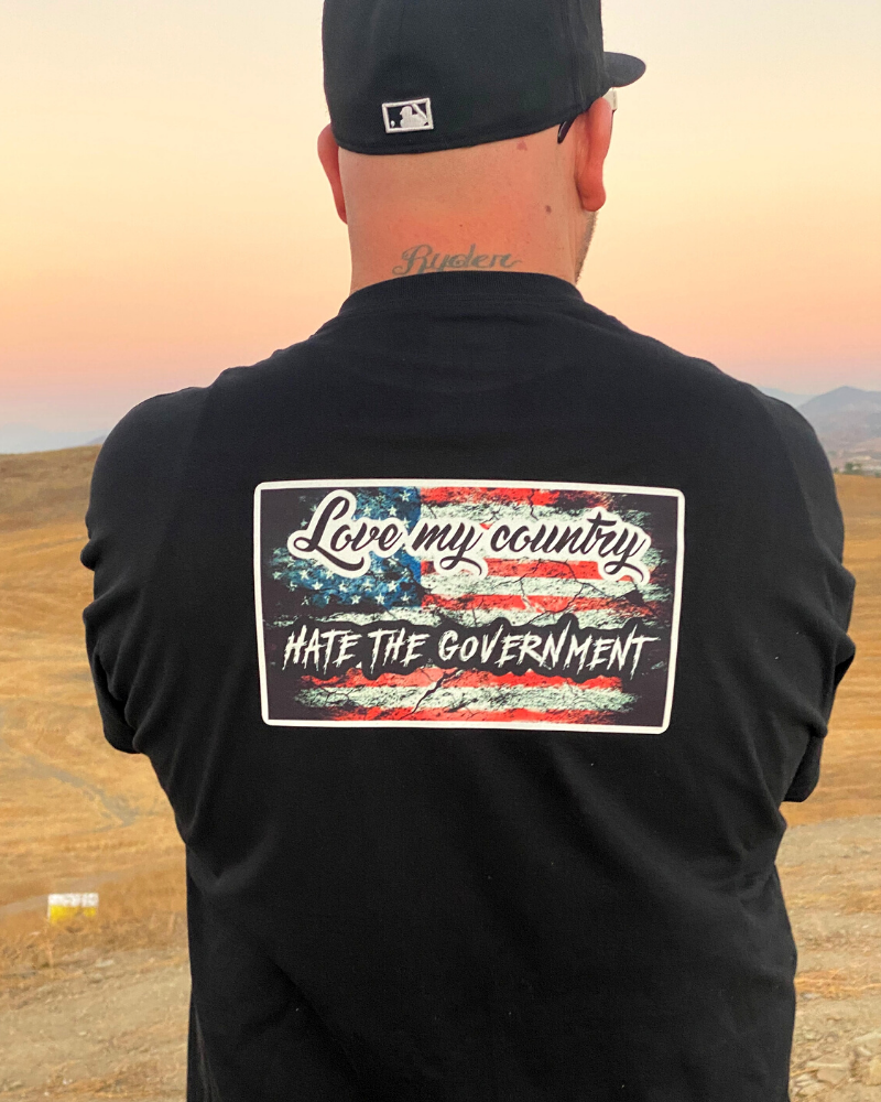 LOVE MY COUNTRY HATE THE GOVERNMENT men's cotton t-shirt